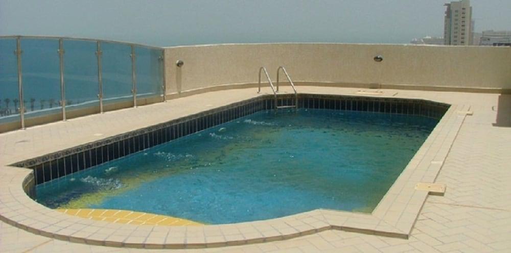 Le Royal Corniche Hotel Salmiya Eksteriør billede