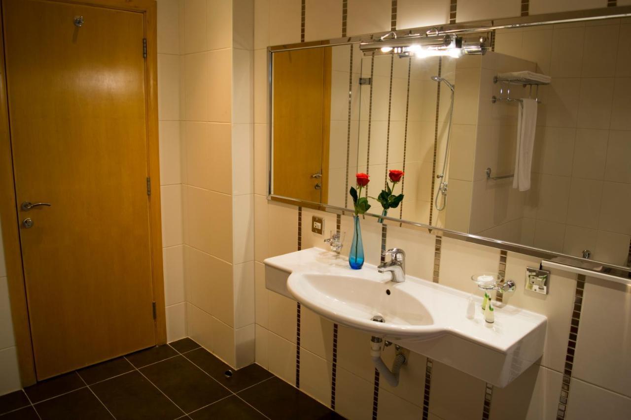 Le Royal Corniche Hotel Salmiya Eksteriør billede