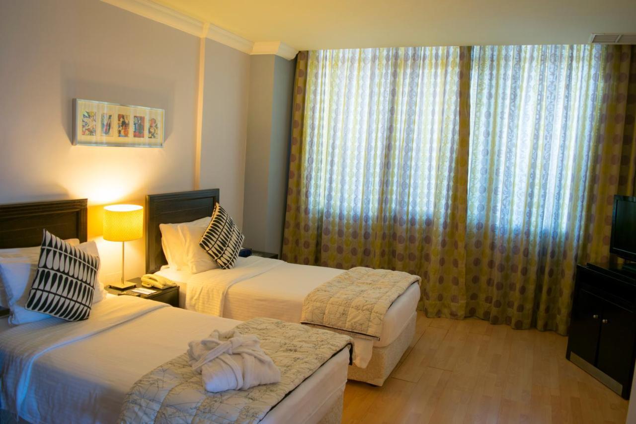 Le Royal Corniche Hotel Salmiya Eksteriør billede